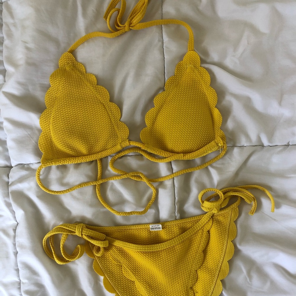 Yellow Scalloped Bikini!